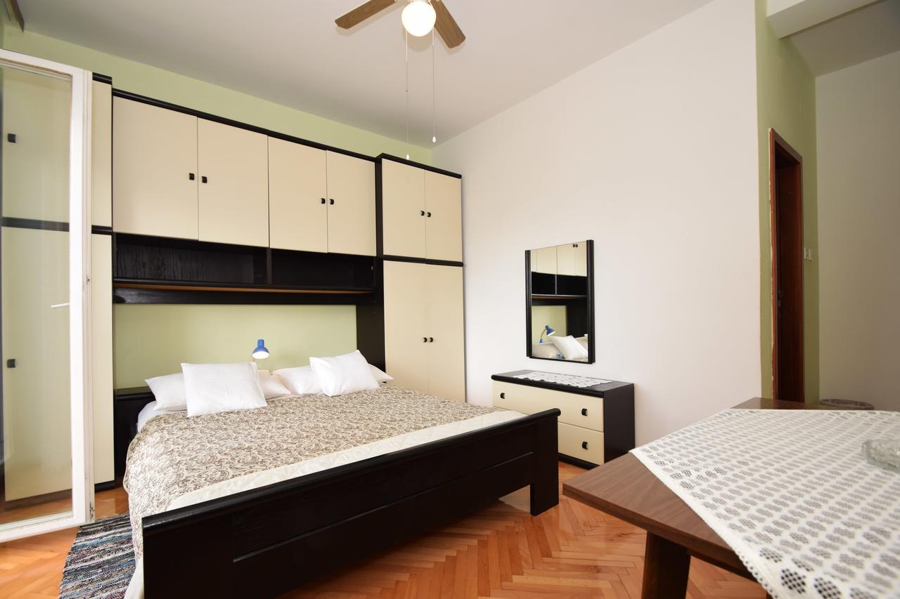 Apartments Mira Starigrad Paklenica Zimmer foto