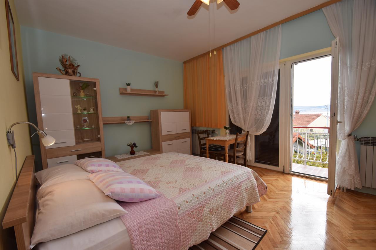 Apartments Mira Starigrad Paklenica Zimmer foto