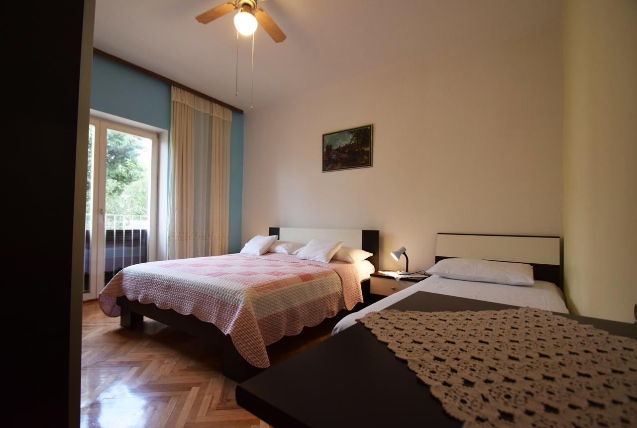 Apartments Mira Starigrad Paklenica Zimmer foto