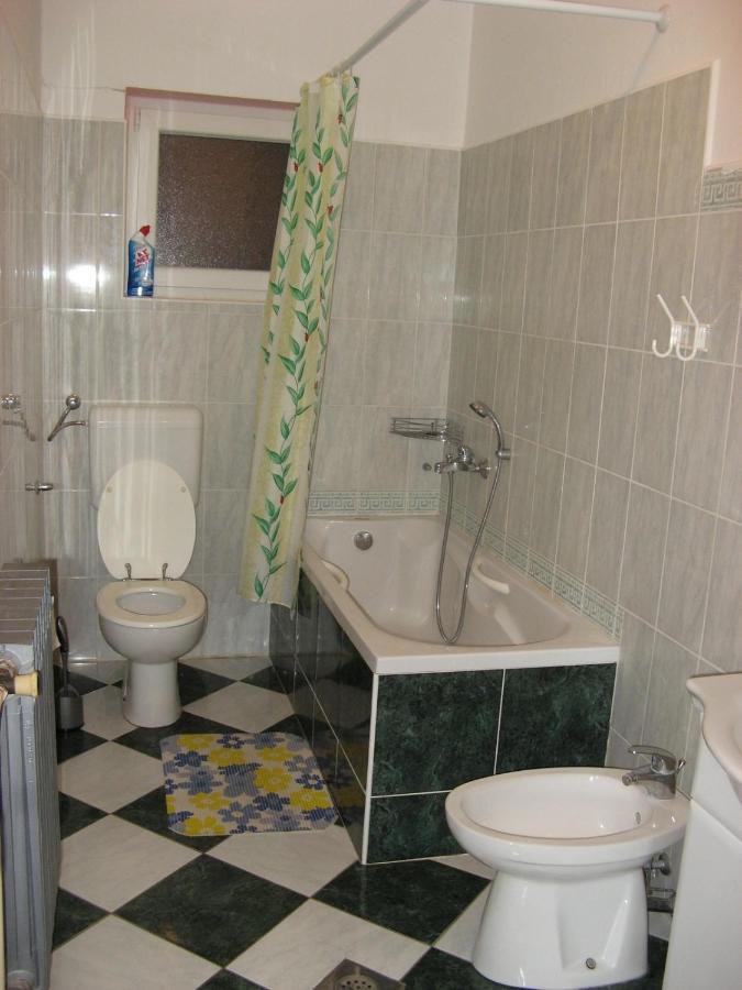Apartments Mira Starigrad Paklenica Zimmer foto